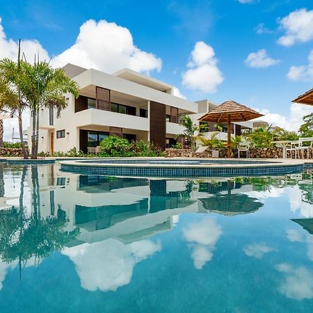 Jan Sofat Lux Resort 빌렘스타트 외부 사진